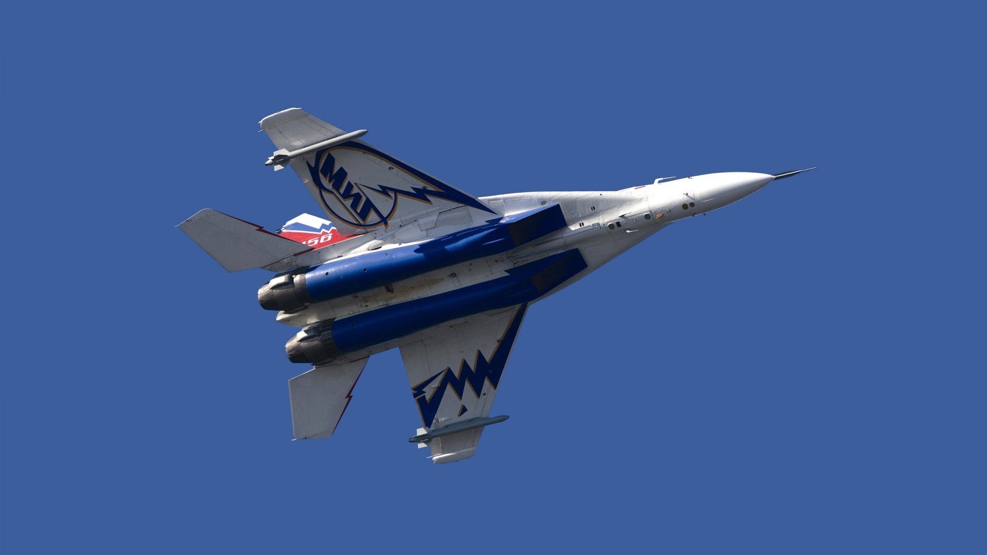 史上最耀眼的“黄金中场”：掌控比赛的设计师，黄金中锋