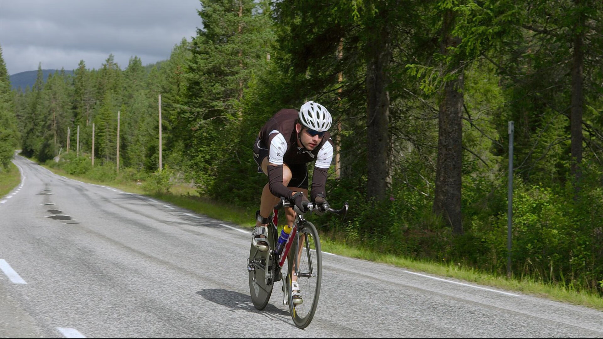 _夜色彩跑：在灯光中点亮运动热情_，色彩夜景